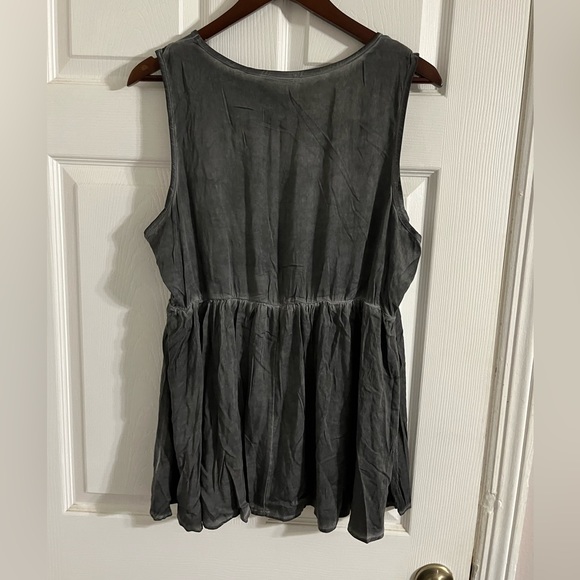 Torrid light weight summer blouse nwts - Picture 5 of 5